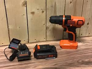 lot 33 image: BLACKDECKER 20-Volt MAX Lithium-Ion Cordless 38 in. DrillDriver with Battery 1.5Ah and Charger Customer Returns See Pictures