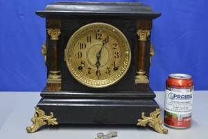 lot 2 image: Seth Thomas clock lions head 1 column with marbeling