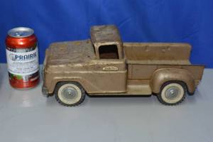 lot 18 image: Early 1960s stepside tonka truck