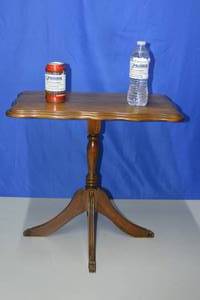 lot 23 image: Side table
