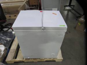 lot 251 image: Koolatron Compact Chest Freezer  Model KTCF155 ( Scratch & Dent)