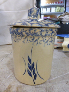 R.R.P. Roseville Ohio High Jar with Lid