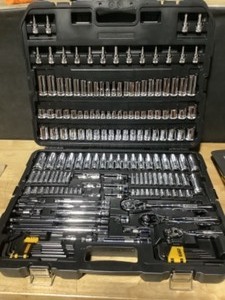 DEWALT Chrome Vanadium Mechanics Tool Set (192-Piece). See Pictures