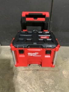lot 39 image: Milwaukee PACKOUT 22 in. Rolling Tool Box. See Pictures