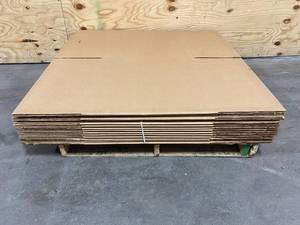 lot 103 image: Lot of Cardboard Boxes (24x 24x 24)