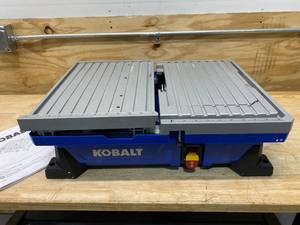 lot 109 image: KOBALT 7-in 6-Amp Wet Tabletop Sliding Table Tile Saw