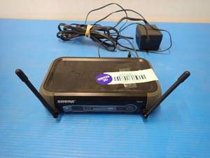 Shure&nbspPGX4 Audio Device with cables