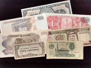 7 Vintage Foreign Notes