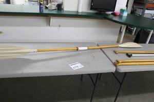 lot 679 image: Double-End Paddle
