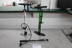 lot 717 image: Lot of (2) Hand Tire Pumps - Schwinn, Bell Air Attack 450