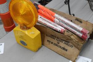 lot 714 image: 30-min Red Fuse Emergency Flares and Dietz 650 Vis-Flash Warning Signal Light