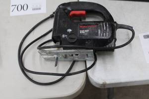lot 699 image: Master Mechanic Variable Speed Jig Saw