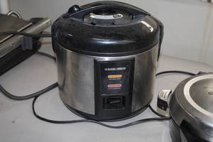 lot 471 image: Black & Decker RC1412S Rice Cooker