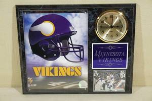 lot 13 image: Minnesota Vikings Wall Clock Plaque