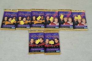 lot 57 image: Star Trek Voyager Trading Card Packs