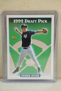 lot 82 image: 1992 Topps Derek Jeter Rookie Card #98