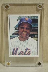 lot 84 image: 1975 SSPC Wille Mays Card #616