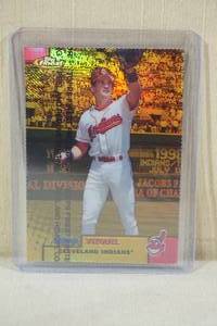 lot 85 image: 1999 Topps Finest Omar Vizquel Gold Refractor Card #74 - 28100