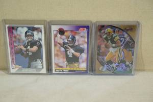 lot 105 image: Brett Favre Cards - Pacific and Score Rookies