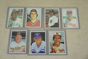 lot 125 image: 1975 SSPC Baseball Cards - Brooks Robinson, Catfish Hunter, Whitey Herzog