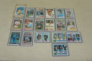 lot 129 image: Baseball Cards - Yount, Schmidt, Sutton, Brett, Murray