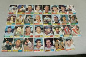 lot 133 image: 1961 Topps Baseball Cards