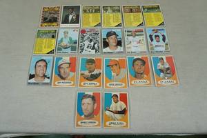 lot 137 image: Baseball Cards - Marichal, Fingers, Brock, Stange, Griffey Jr