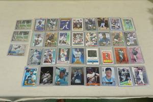 lot 142 image: Ken Griffey Jr Cards - Topps Rookie, Donruss Rookie