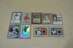 lot 147 image: Baseball Patch and Auto Cards - Vlad Jr