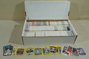 lot 157 image: Box of Mixed Sports Cards - 90s Baseball, Some Basketball, Football, Racing