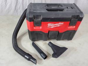 lot 20 image: Milwaukee M18 18-Volt 2 Gal. Lithium-Ion Cordless WetDry Vacuum