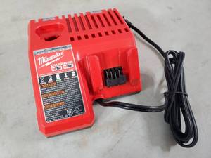 lot 22 image: Milwaukee M12 and M18 12-Volt18-Volt Lithium-Ion Multi-Voltage Battery Charger