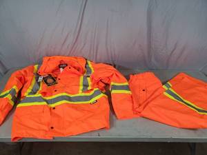 lot 43 image: New Holmes Hi-Vis Class 3 Rain Jacket and Pants - Size XL
