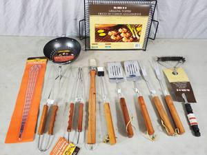 lot 78 image: New BBQ Cooking Accessories