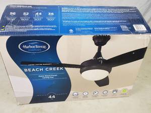 lot 121 image: Harbor Breeze 44 inch Ceiling Fan