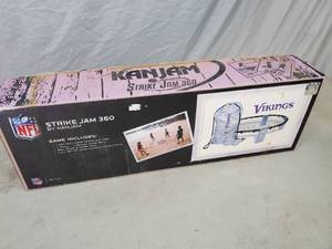 lot 123 image: New KanJam Strike Jam Spike Ball Yard Game
