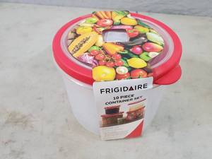 lot 126 image: New Frigidaire 10 Pc Food Storage Set