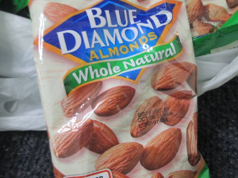 12-4 oz pks Blue Diamond Almonds Wh...