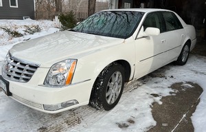 2007 White Cadillac