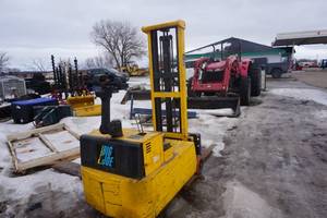 Big Joe Model PDCBT20130 Walk Behind Electric Fork Lift