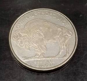 � TROY OZ .999 FINE SILVER INDIAN BUFFALO ROUND