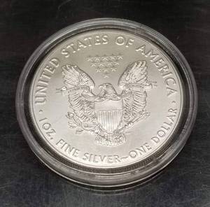 2016 AMERICAN SILVER EAGLE 1 TROY OZ .999 FINE SILVER IN AIRTITE