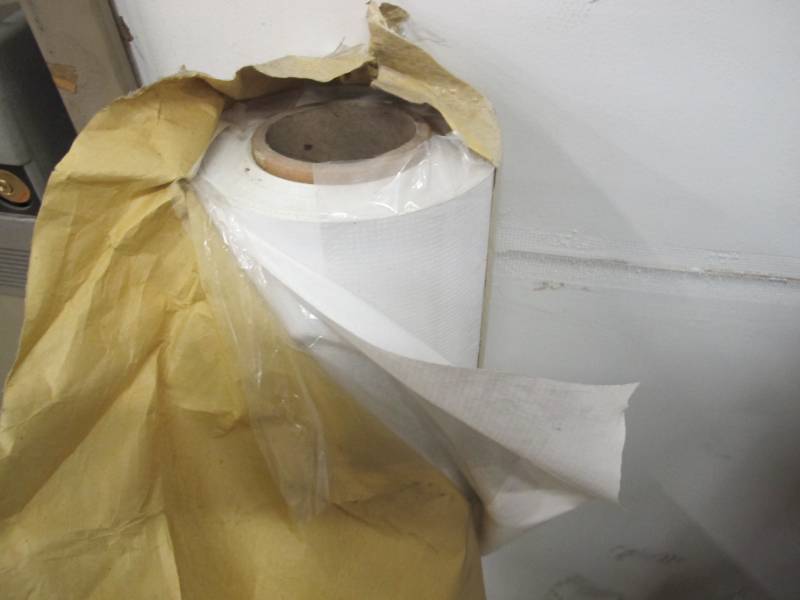 lot 611 image: 150 Foot Roll of standard thickness 13 oz vinyl tarp - whitewhite