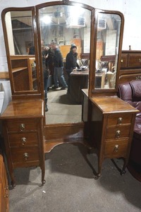 antique dressing table