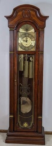 lot 1 image: Elegant Sligh Grandfather Clock Model 0939-1-AN