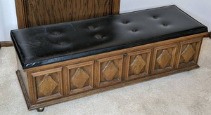 lot 22 image: Beautiful Vintage Padded BenchCedar Storage Chest by Lane