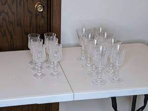 lot 68 image: Gorgeous Collection of 14 Wine Glasses