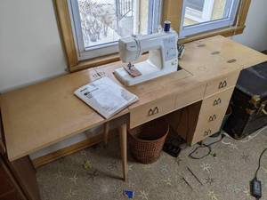 lot 50 image: Kenmore Sewing Machine and table