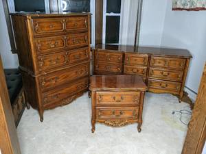 lot 6 image: Stately Stanley Furniture 3 Pc. Set Dresser, Chest of Drawers and Nightstand