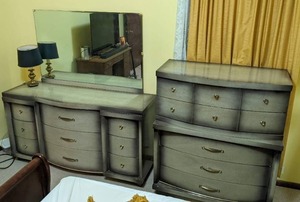 lot 16 image: Set of Unique Vintage Ombre MCM Chest of Drawers, Dresser with Mirror and Small Lamp